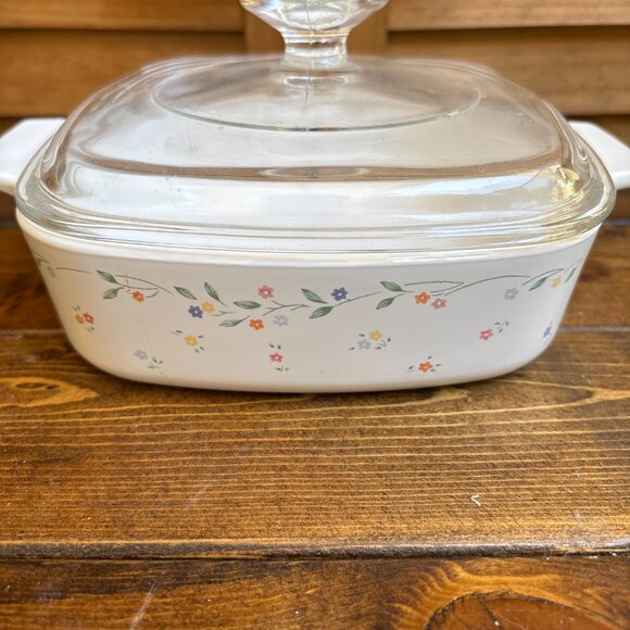 Vintage CorningWare Casserole Dish with Lid – Floral Vine Pattern - Picture 2 of 6